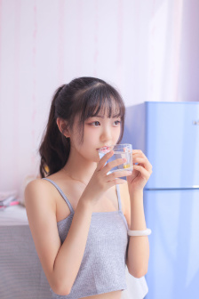 Y荡的游戏一百千猫爬架